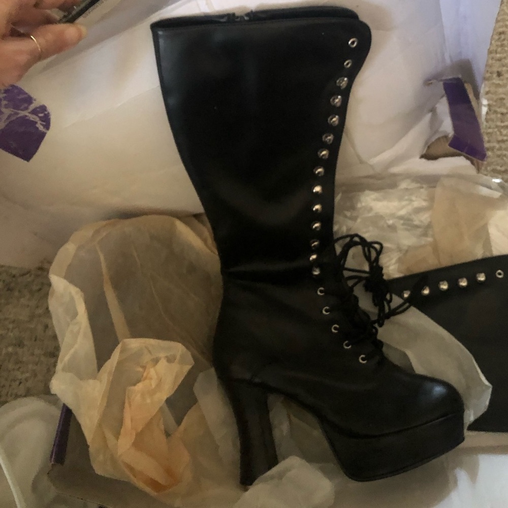 Knee high famtaisma black goth boots 9